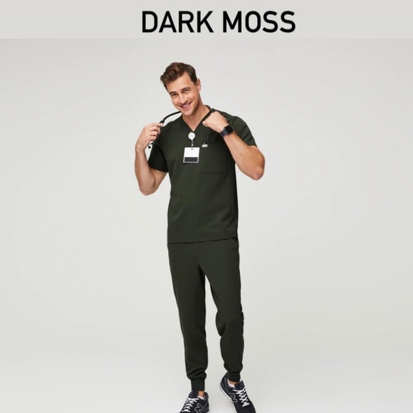 Figs Men’s Leon scrub top in Dark Moss - Picture 7 of 7